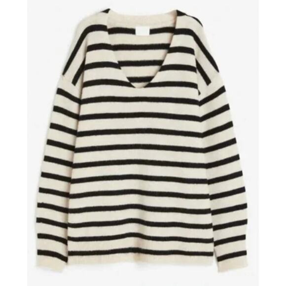 H&M NWT Oversized Black and Beige Striped Sweater- Size L - Picture 4 of 10